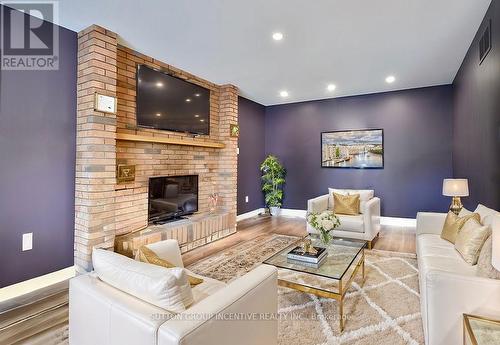 18 Valley Drive, Barrie, ON - Indoor Photo Showing Living Room With Fireplace