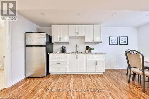 225 Andrews Trail, Milton, ON - Indoor Photo Showing Kitchen