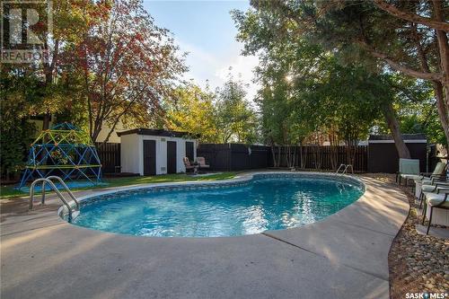 1414 Lorne Avenue, Saskatoon, SK - Outdoor With In Ground Pool With Backyard