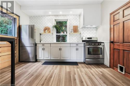 1588 5Th Avenue A W, Owen Sound, ON - Indoor Photo Showing Kitchen With Stainless Steel Kitchen