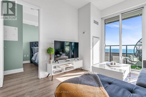 3619 - 30 Shore Breeze Drive, Toronto, ON - Indoor Photo Showing Living Room