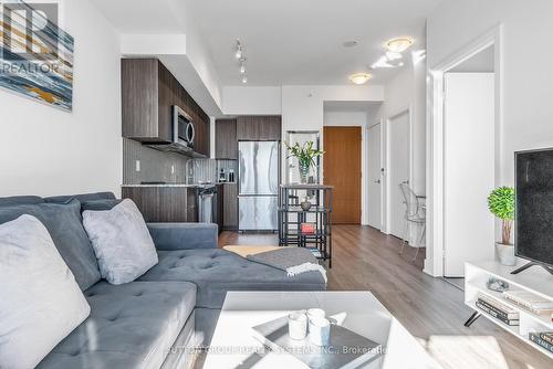 3619 - 30 Shore Breeze Drive, Toronto, ON - Indoor Photo Showing Living Room