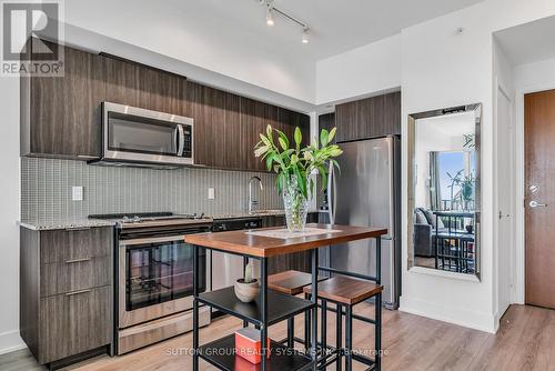 3619 - 30 Shore Breeze Drive, Toronto, ON - Indoor Photo Showing Kitchen With Stainless Steel Kitchen