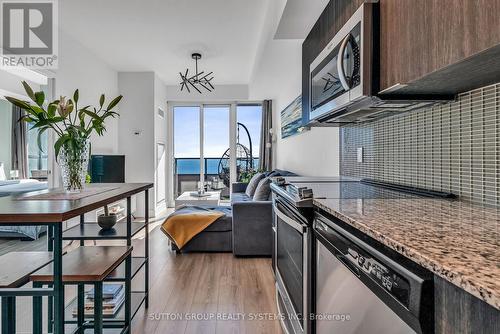 3619 - 30 Shore Breeze Drive, Toronto, ON - Indoor Photo Showing Kitchen