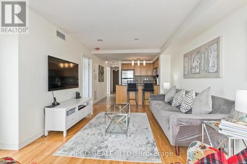 1606 - 9 George Street, Brampton, ON - Indoor Photo Showing Living Room