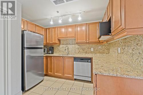 1606 - 9 George Street, Brampton, ON - Indoor Photo Showing Kitchen