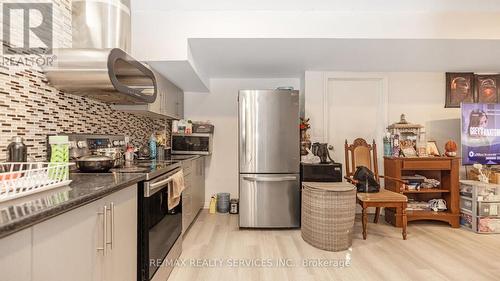 76 Elmcrest Drive, Brampton, ON - Indoor Photo Showing Kitchen