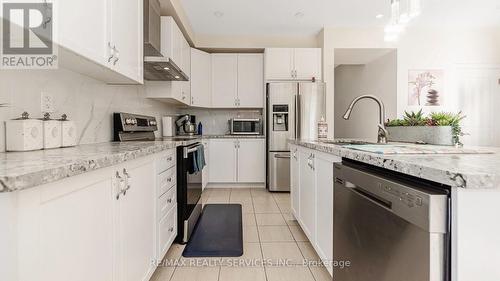 76 Elmcrest Drive, Brampton, ON - Indoor Photo Showing Kitchen With Upgraded Kitchen