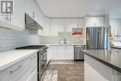 25 Alnwick Avenue, Caledon, ON - Indoor Photo Showing Kitchen With Stainless Steel Kitchen With Upgraded Kitchen