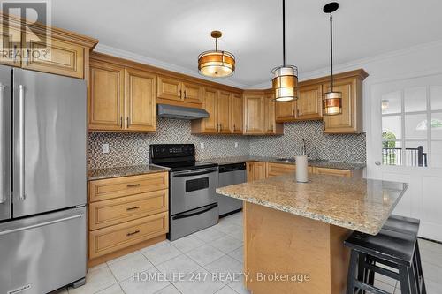 2391 Duneshill Avenue, Windsor, ON - Indoor Photo Showing Kitchen