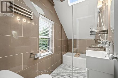 11 Mansion Street, Kitchener, ON - Indoor Photo Showing Bathroom