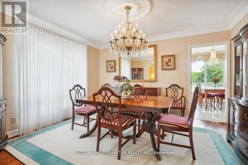 19 Meadowbrook Crescent, St. Catharines, ON - Indoor Photo Showing Dining Room