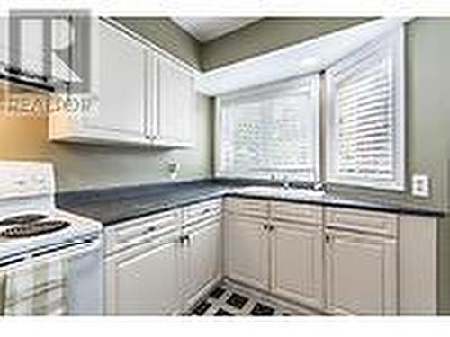 51 - 245 Bishop Street, Cambridge, ON - Indoor Photo Showing Kitchen