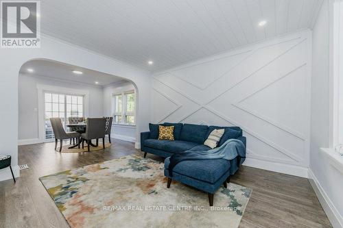 58 John Street W, Waterloo, ON - Indoor Photo Showing Living Room