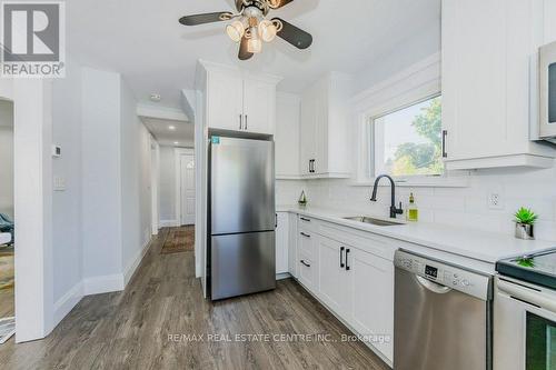 58 John Street W, Waterloo, ON - Indoor Photo Showing Kitchen