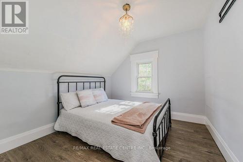 58 John Street W, Waterloo, ON - Indoor Photo Showing Bedroom