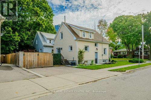 58 John Street W, Waterloo, ON - Outdoor