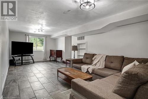 1838 Regional 97 Road, Flamborough, ON - Indoor Photo Showing Living Room