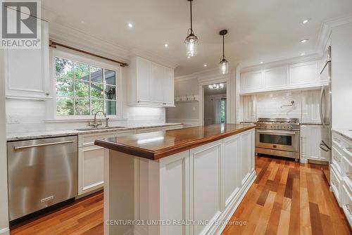 50 Moorecraig Road, Peterborough (Monaghan), ON - Indoor Photo Showing Kitchen With Upgraded Kitchen