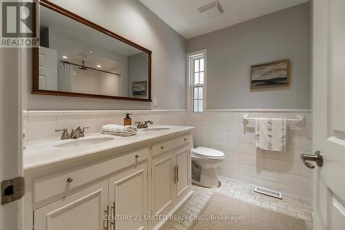 50 Moorecraig Road, Peterborough (Monaghan), ON - Indoor Photo Showing Bathroom