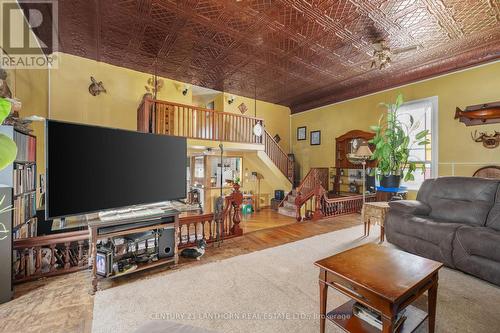 1868 County Road 14, Prince Edward County (Ameliasburgh), ON - Indoor Photo Showing Living Room