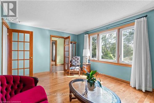 247 Highway #5, Brant, ON - Indoor Photo Showing Living Room