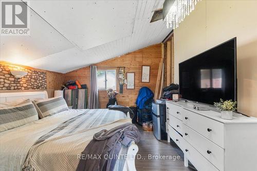 114 - 529 Old Highway 2, Quinte West, ON - Indoor Photo Showing Bedroom