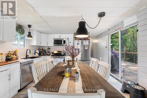 114 - 529 Old Highway 2, Quinte West, ON - Indoor Photo Showing Kitchen With Upgraded Kitchen