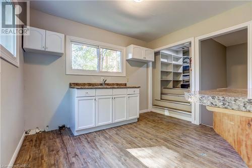 Rear Unit Kitchen - 527 8Th St A E, Owen Sound, ON - Indoor