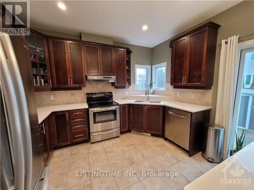 New Quartz countertop - 115 Sirocco Crescent, Ottawa, ON - Indoor Photo Showing Kitchen