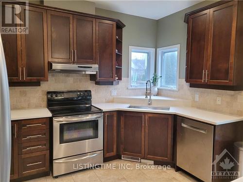 115 Sirocco Crescent, Ottawa, ON - Indoor Photo Showing Kitchen