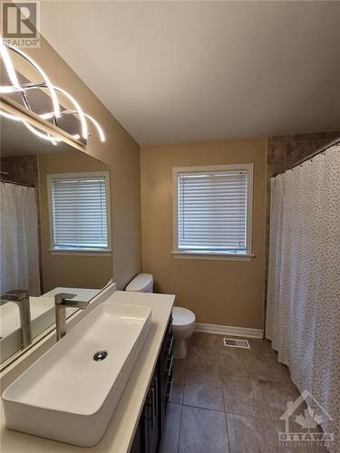 115 Sirocco Crescent, Ottawa, ON - Indoor Photo Showing Bathroom