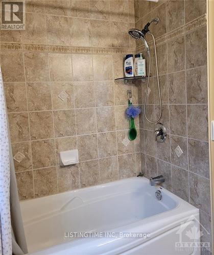 115 Sirocco Crescent, Ottawa, ON - Indoor Photo Showing Bathroom