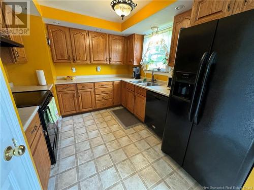 4 Aaron'S Crescent, Lower Woodstock, NB - Indoor Photo Showing Kitchen With Double Sink