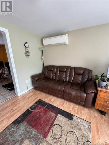 4 Aaron'S Crescent, Lower Woodstock, NB - Indoor Photo Showing Living Room