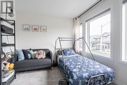 112 Freedom Crescent, Hamilton, ON - Indoor Photo Showing Bedroom