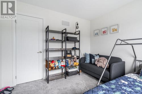 112 Freedom Crescent, Hamilton, ON - Indoor Photo Showing Bedroom