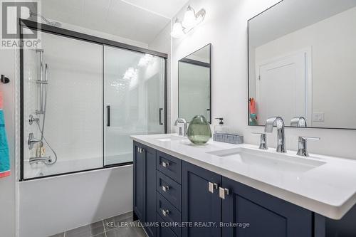 112 Freedom Crescent, Hamilton, ON - Indoor Photo Showing Bathroom