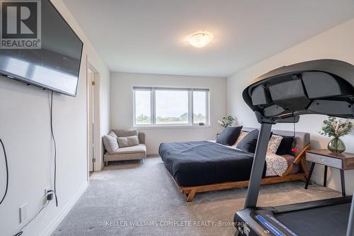 112 Freedom Crescent, Hamilton, ON - Indoor Photo Showing Bedroom