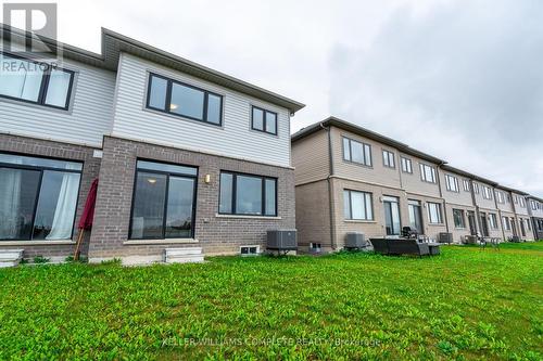 112 Freedom Crescent, Hamilton, ON - Outdoor