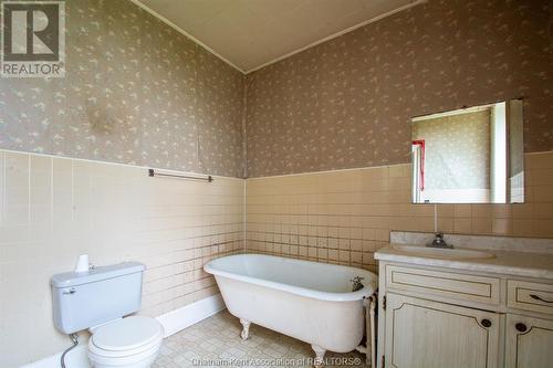 11979 Ridge Line, Ridgetown, ON - Indoor Photo Showing Bathroom