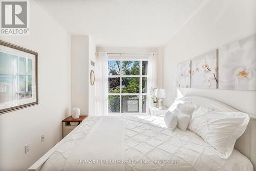 203 - 3085 Bloor Street W, Toronto, ON - Indoor Photo Showing Bedroom