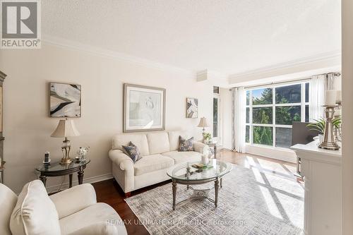 203 - 3085 Bloor Street W, Toronto, ON - Indoor Photo Showing Living Room