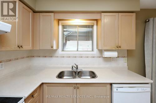 12 Summerfield Crescent, Brampton, ON - Indoor Photo Showing Kitchen With Double Sink