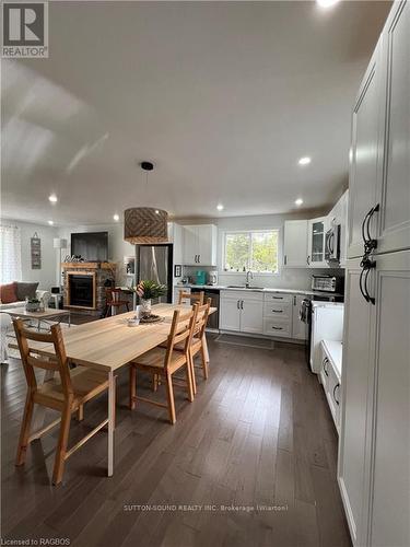 587 Dorcas Bay Road, Northern Bruce Peninsula, ON - Indoor Photo Showing Dining Room