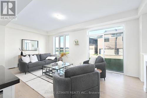 6 Van Wart Street, Whitby, ON - Indoor Photo Showing Living Room