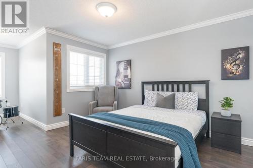 30 Connaught Lane, Barrie, ON - Indoor Photo Showing Bedroom