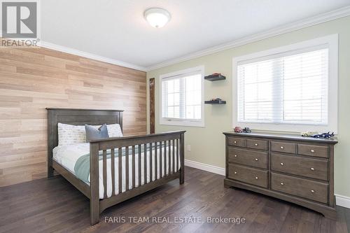 30 Connaught Lane, Barrie, ON - Indoor Photo Showing Bedroom