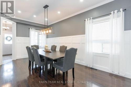 30 Connaught Lane, Barrie, ON - Indoor Photo Showing Dining Room