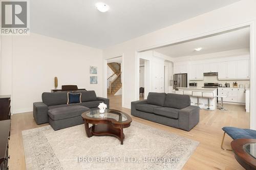 115 Muirfield Drive, Barrie, ON - Indoor Photo Showing Living Room